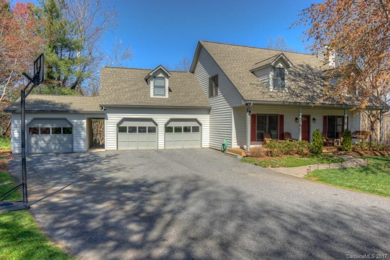 Property image 3 at 1699 Poe Circle, Hickory, NC 28601