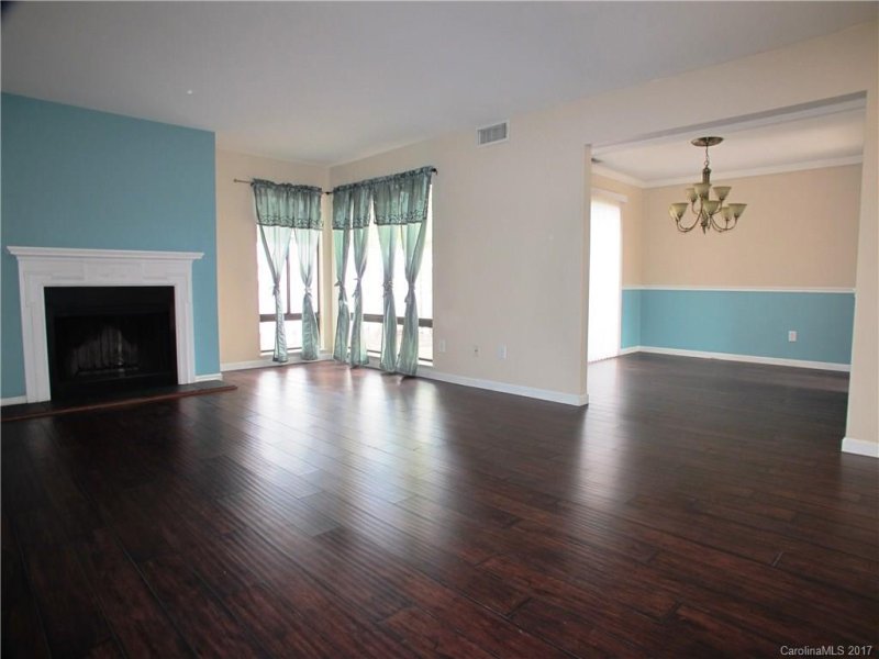 Property image 2 at 7802 Hummingbird Lane, Charlotte, NC 28212