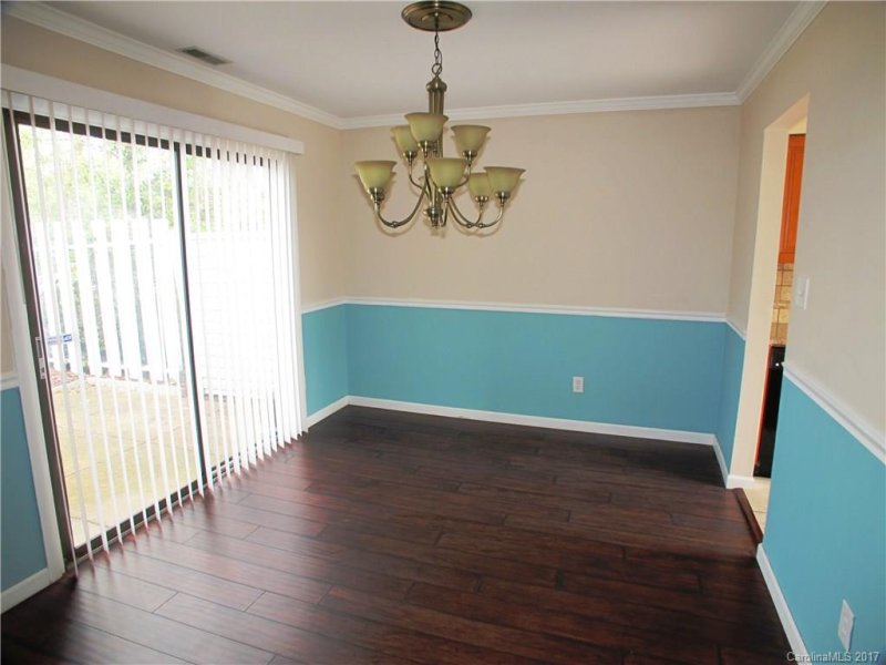 Property image 3 at 7802 Hummingbird Lane, Charlotte, NC 28212