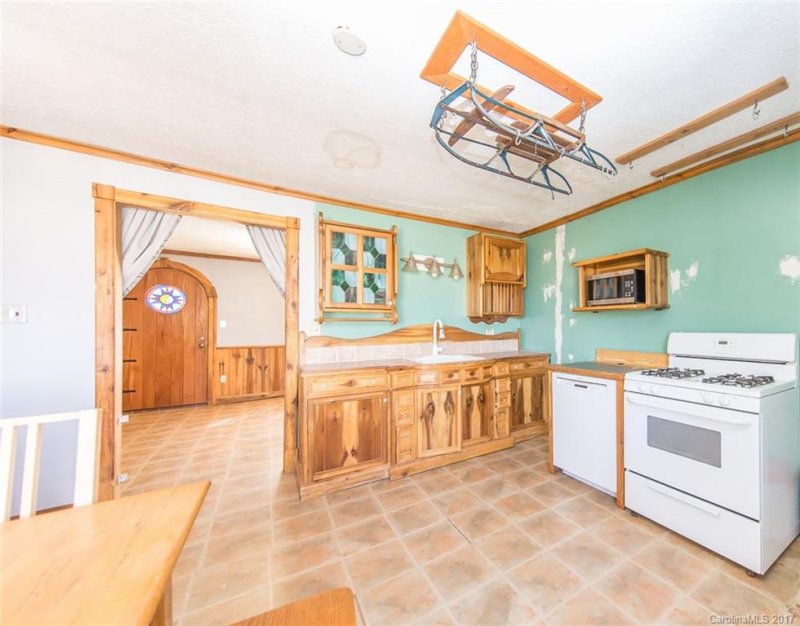 Property image 3 at 144 Farside Drive, Hendersonville, NC 28739