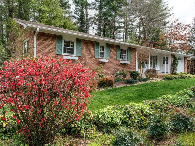 Property image 2 at 928 Toxaway Court, Hendersonville, NC 28791