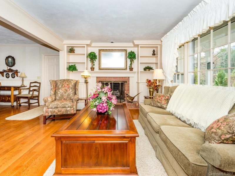 Property image 4 at 928 Toxaway Court, Hendersonville, NC 28791