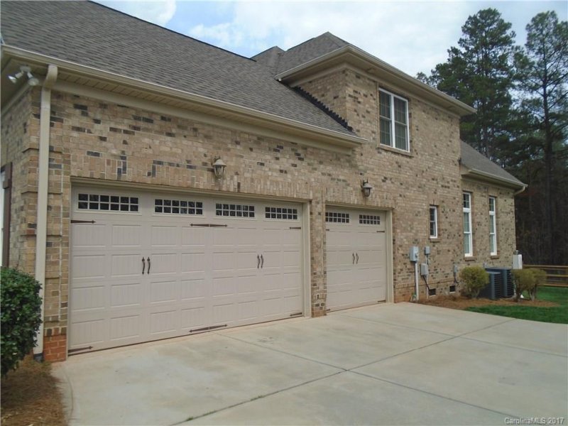 Property image 3 at 136 Orchard Farm Lane, Mooresville, NC 28117