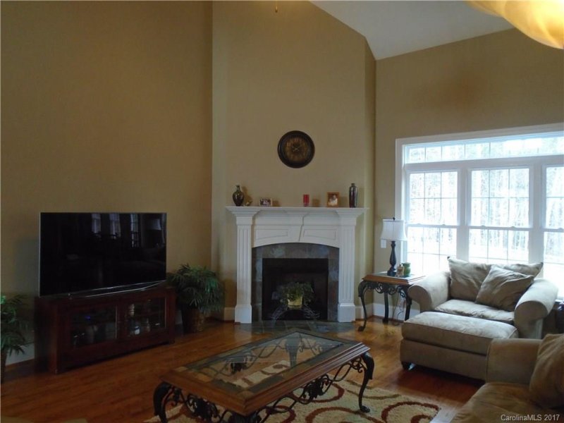 Property image 4 at 136 Orchard Farm Lane, Mooresville, NC 28117