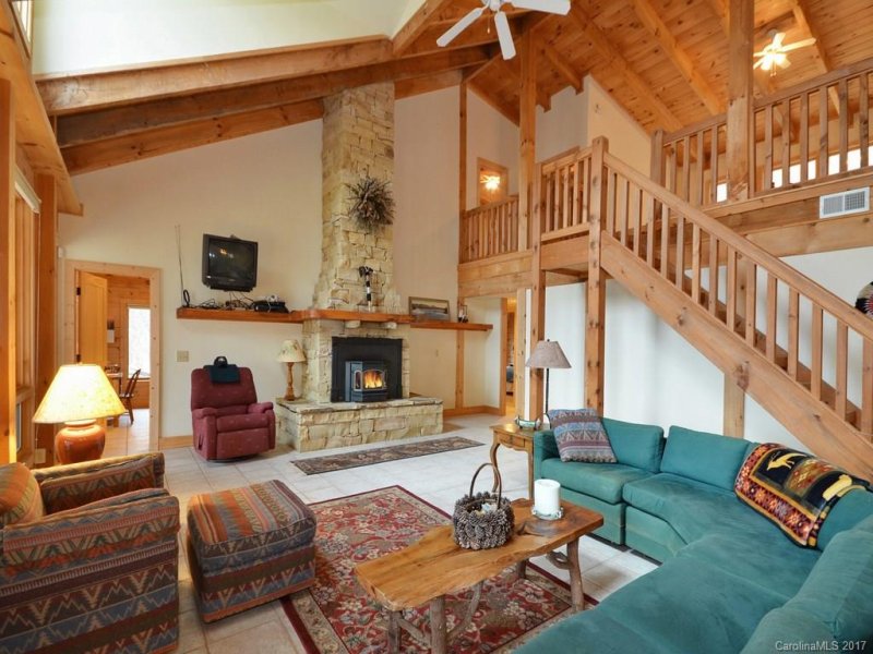 Property image 3 at 1031 Hyacinth Drive, Clyde, NC 28721