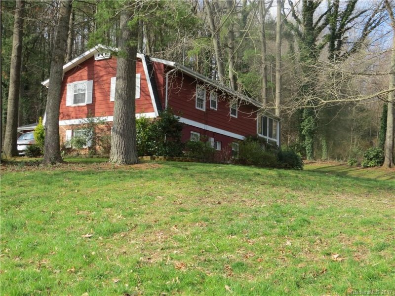 Property image 2 at 423 Comet Drive, Hendersonville, NC 28791