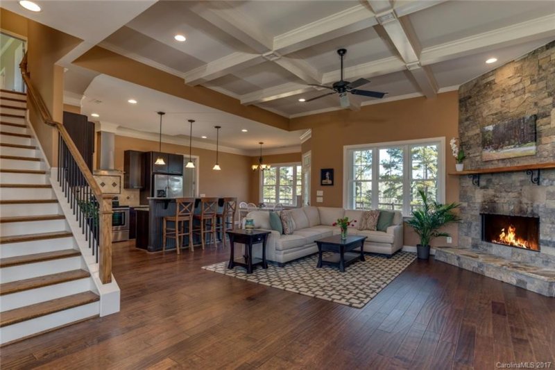 Property image 3 at 68 Stone Cottage Lane, Landrum, SC 29356