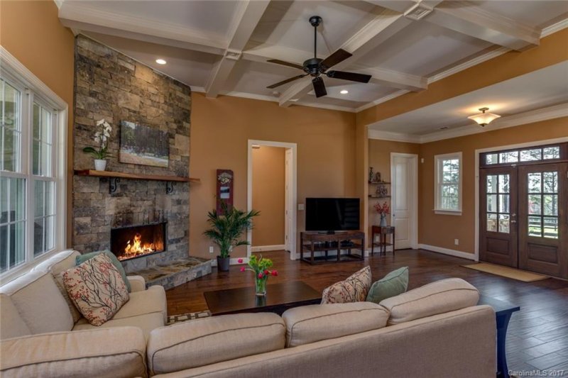 Property image 5 at 68 Stone Cottage Lane, Landrum, SC 29356