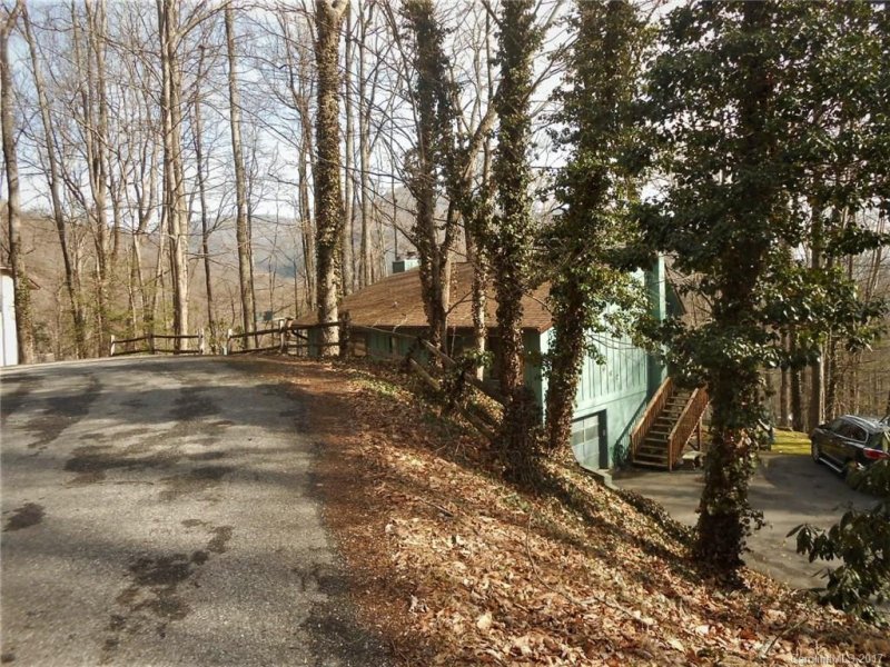 Property image 3 at 662 Locust Drive, Maggie Valley, NC 28751