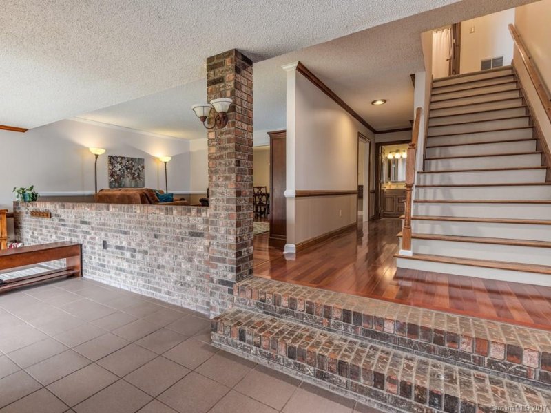 Property image 2 at 8 Sourwood Lane, Fletcher, NC 28732