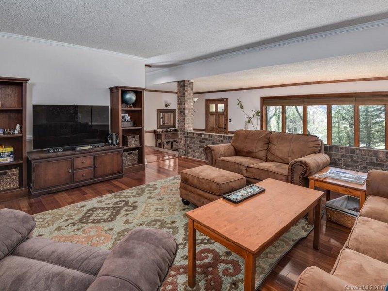 Property image 4 at 8 Sourwood Lane, Fletcher, NC 28732