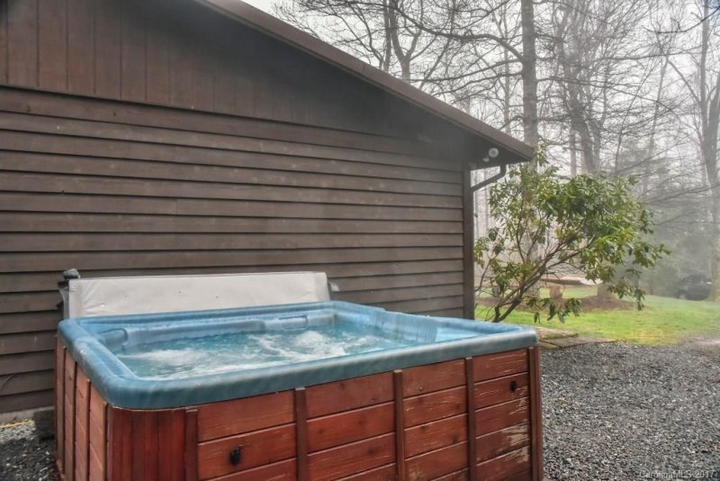Property image 5 at 9 Morning Glory Drive, Black Mountain, NC 28711