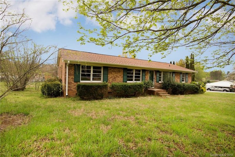 Property image 3 at 209 Donna Avenue, Gastonia, NC 28052