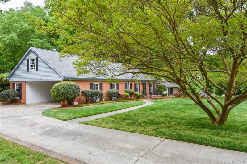 Property image 2 at 1327 Lynbrook Drive, Charlotte, NC 28211