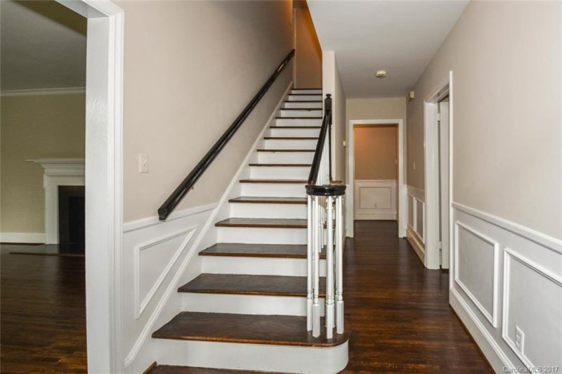 Property image 3 at 1327 Lynbrook Drive, Charlotte, NC 28211