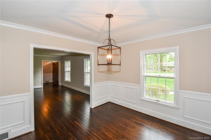 Property image 5 at 1327 Lynbrook Drive, Charlotte, NC 28211