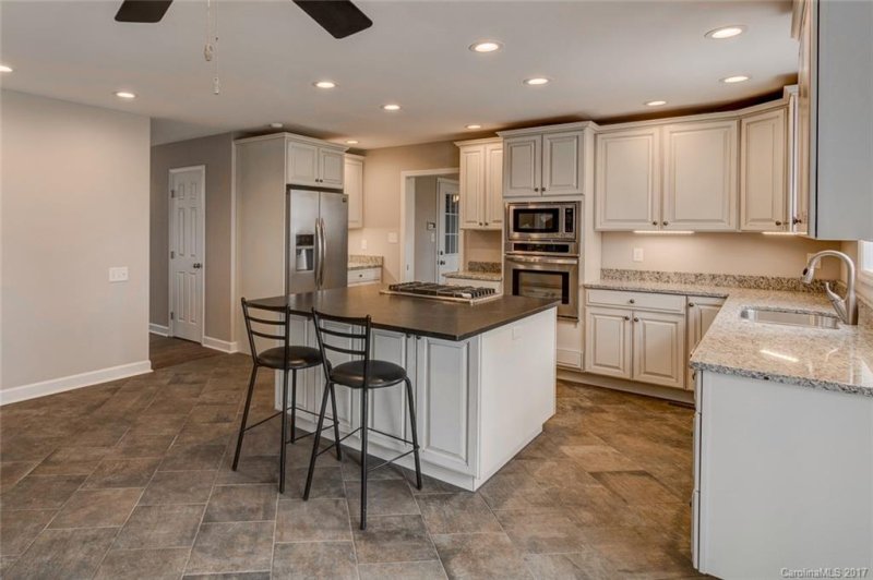 Property image 5 at 308 Blakewood Court, Asheville, NC 28803