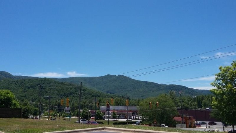 Property image 5 at 6 Coneflower Court, Black Mountain, NC 28711