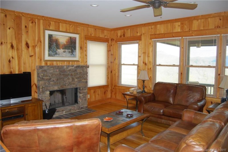 Property image 5 at 89 S Timber Ridge Drive, Hendersonville, NC 28792