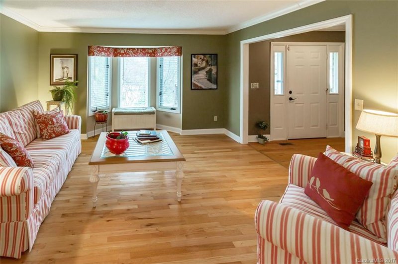 Property image 2 at 204 Weston Way, Asheville, NC 28803