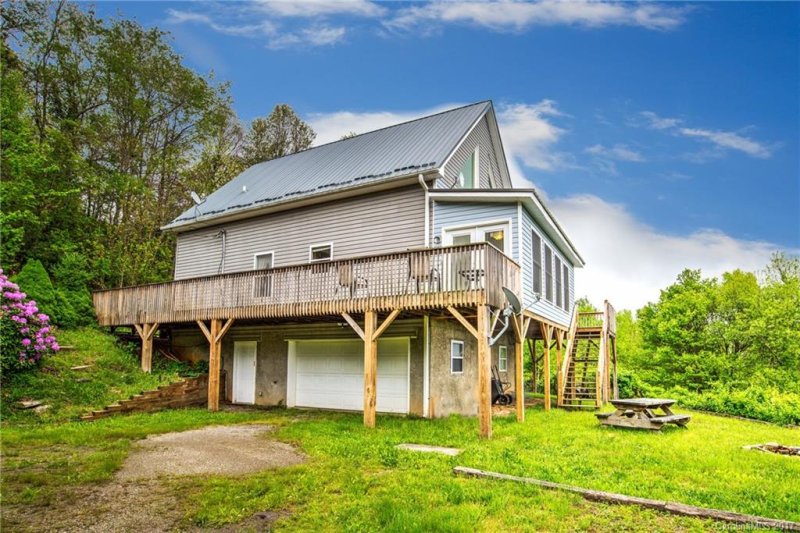 1672 Rock House Cove