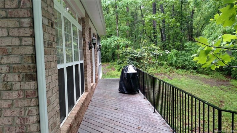 Property image 3 at 5104 Mountain Point Lane, Charlotte, NC 28216