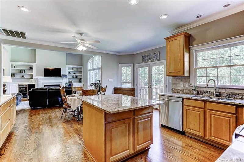 Property image 4 at 5509 Mountain Point Lane, Charlotte, NC 28216