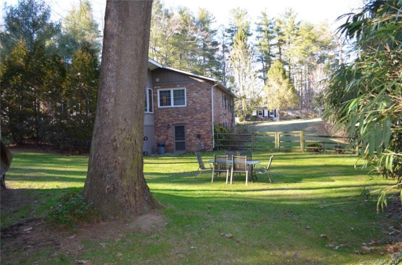 Property image 4 at 919 Toxaway Drive, Hendersonville, NC 28791