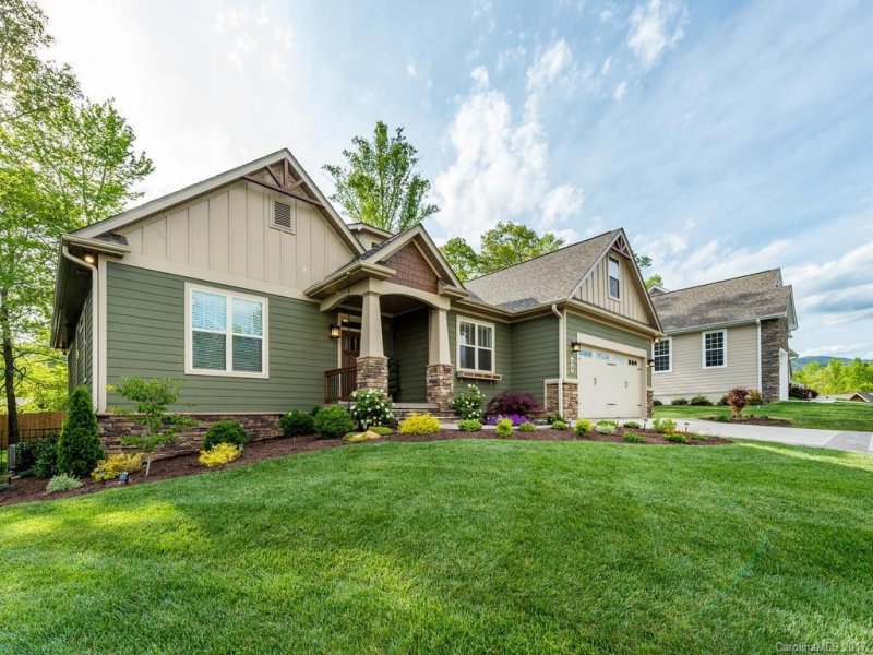 Property image 2 at 58 Ledgestone Drive, Fairview, NC 28730