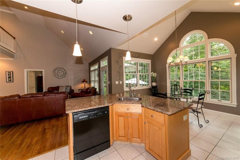 Property image 4 at 8 Windrush Lane, Flat Rock, NC 28731