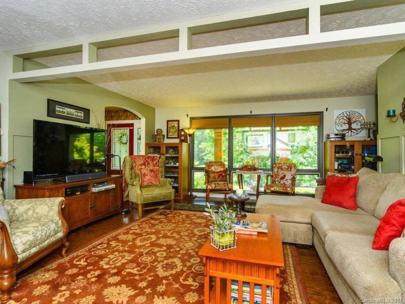 Property image 4 at 34 Two Tree Drive, Hendersonville, NC 28791