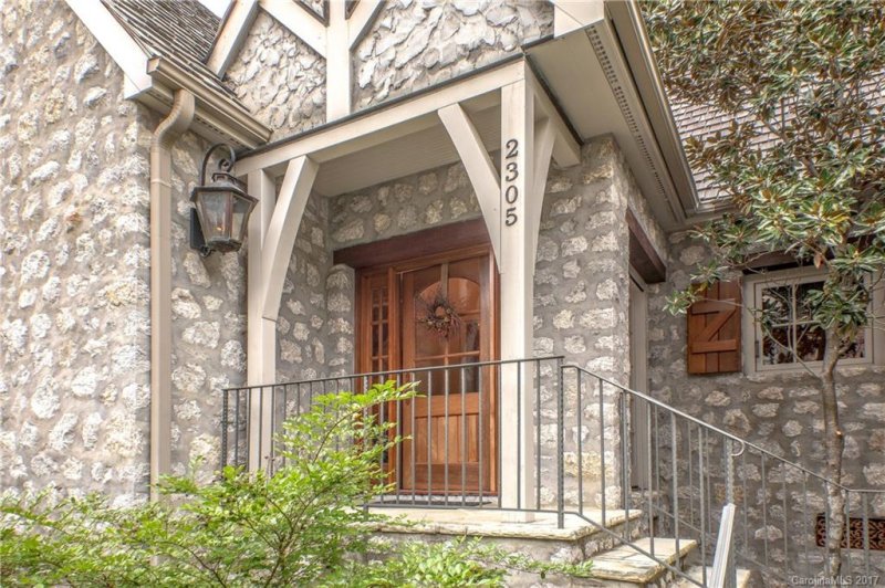 2305 La Maison Drive