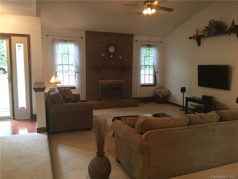 Property image 4 at 6607 Carmel Hills Drive, Charlotte, NC 28226