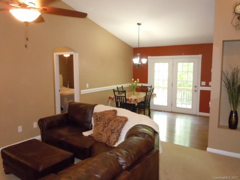 Property image 3 at 326 Edgewood Park Court, Landis, NC 28088