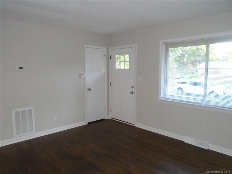 Property image 2 at 4344 Oak Forest Drive, Charlotte, NC 28215