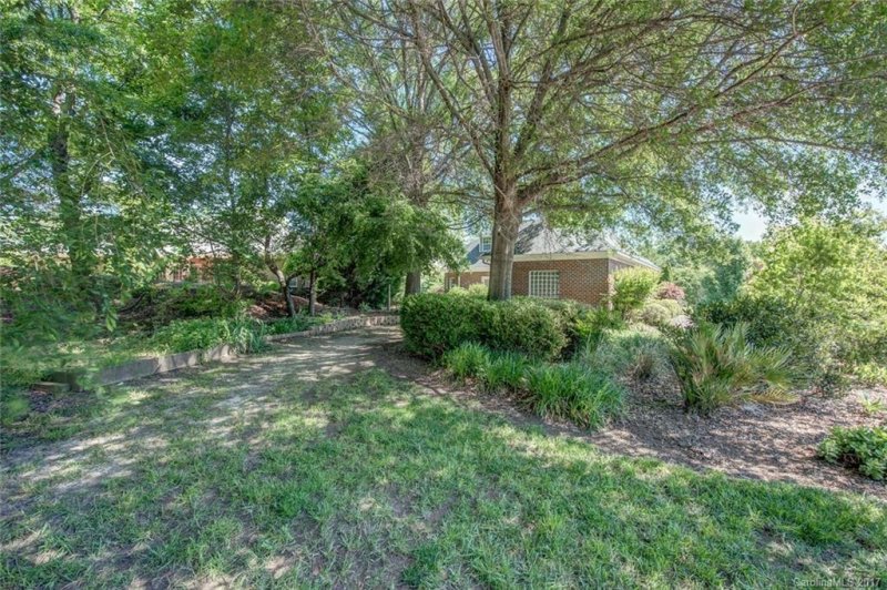 Property image 2 at 3141 Turf Court, Gastonia, NC 28056