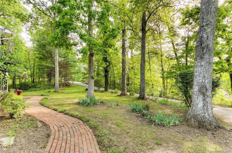 Property image 4 at 109 Dogwood Trail, Hendersonville, NC 28792