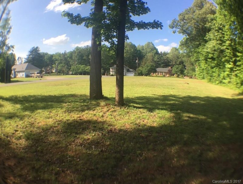 Property image 2 at 5306 Dayan Drive, Charlotte, NC 28216