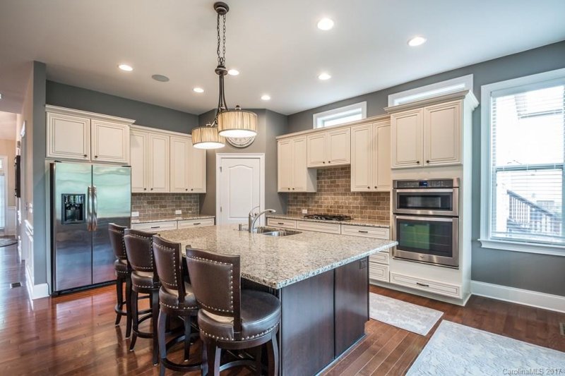 Property image 2 at 7415 Edenbridge Lane, Charlotte, NC 28226