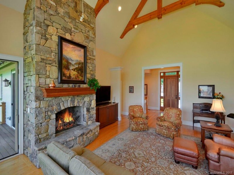 Property image 5 at 15 Fire Azalea Lane, Hendersonville, NC 28739