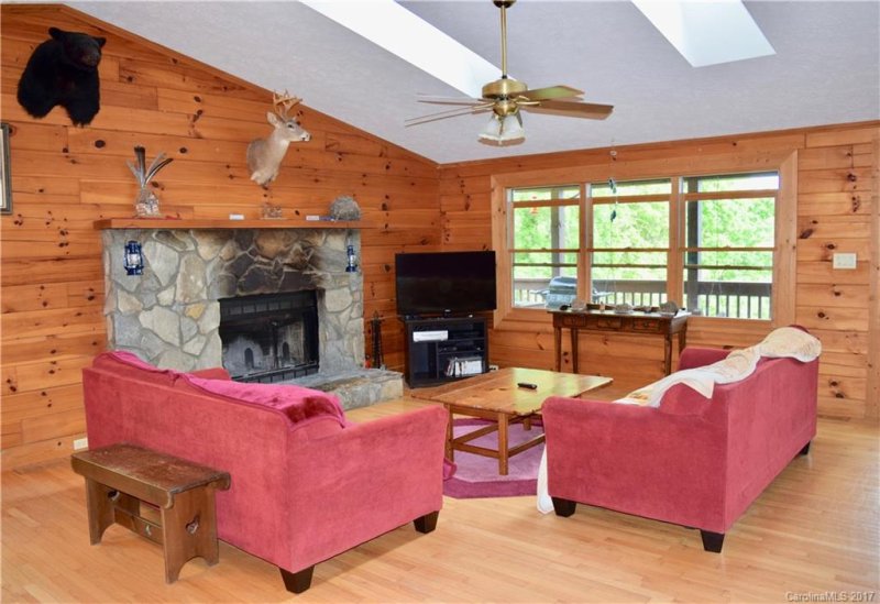 Property image 4 at 40 Skyview Trace, Clyde, NC 28721