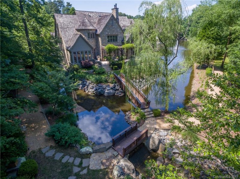 2232 La Maison Drive