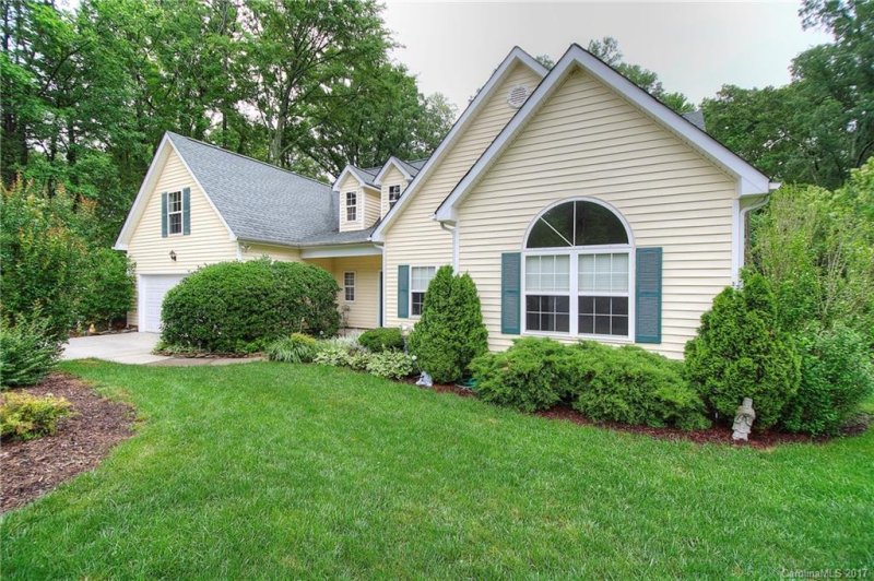 Property image 3 at 1301 Burtonwood Circle, Charlotte, NC 28212