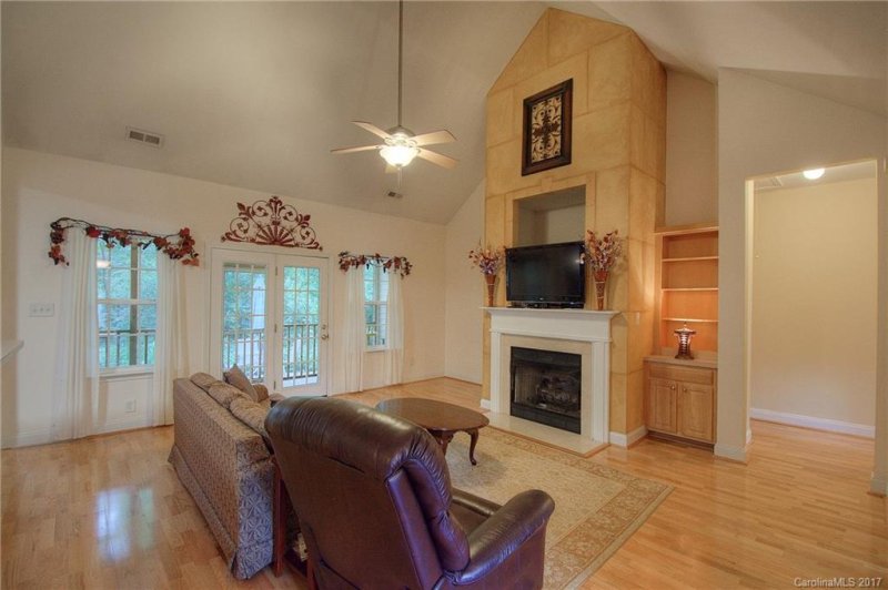 Property image 4 at 1301 Burtonwood Circle, Charlotte, NC 28212