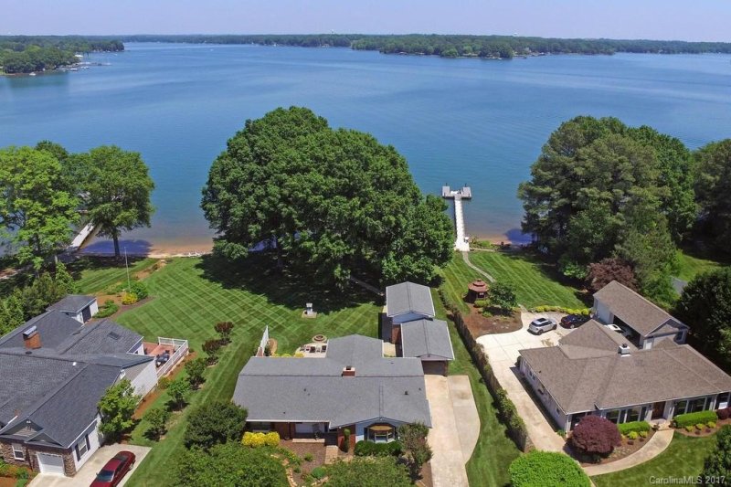 Property image 3 at 703 Isle Of Pines Road, Mooresville, NC 28117