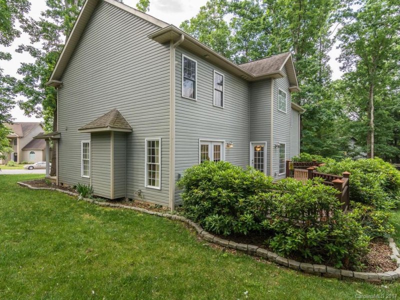 Property image 3 at 406 Ethel Marlowe Court, Candler, NC 28715