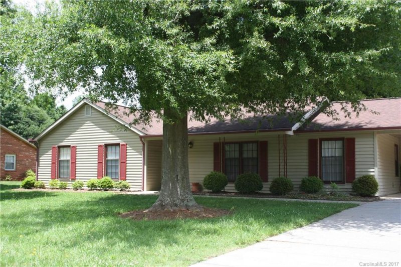 Property image 2 at 403 Jane Sowers Road, Statesville, NC 28625