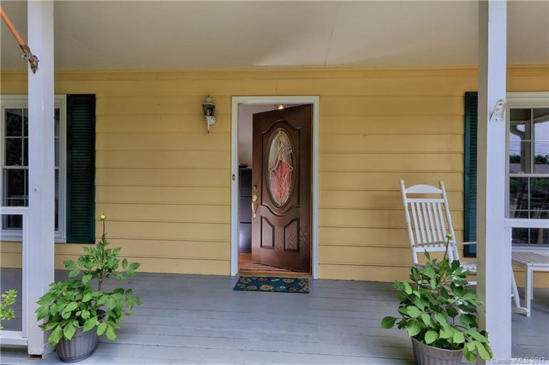 Property image 3 at 204 Kingswood Road, Statesville, NC 28625