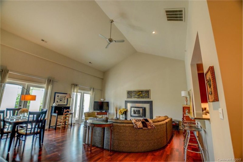 Property image 5 at 475 S Church Street, Hendersonville, NC 28792