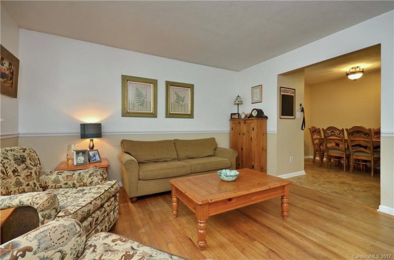 Property image 3 at 26 Grandview Circle, Asheville, NC 28806